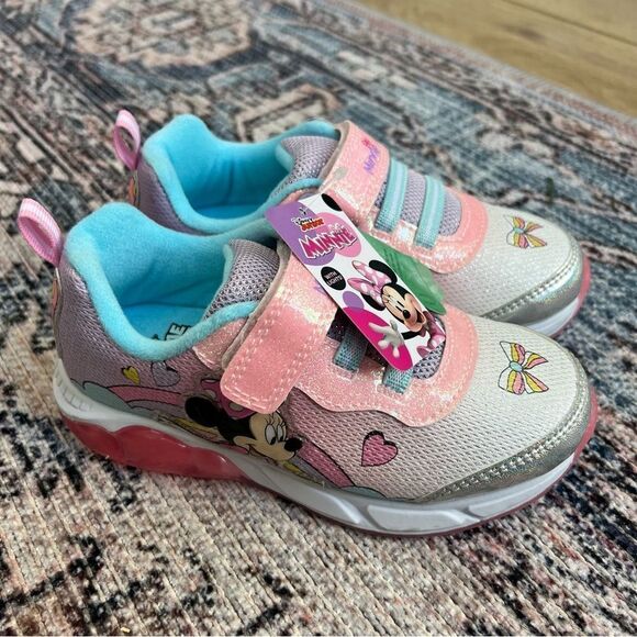NEW Girls Disney Junior Pink Minnie Mouse Sparkle Light Up Sneakers Size 11 NWT - Picture 2 of 13